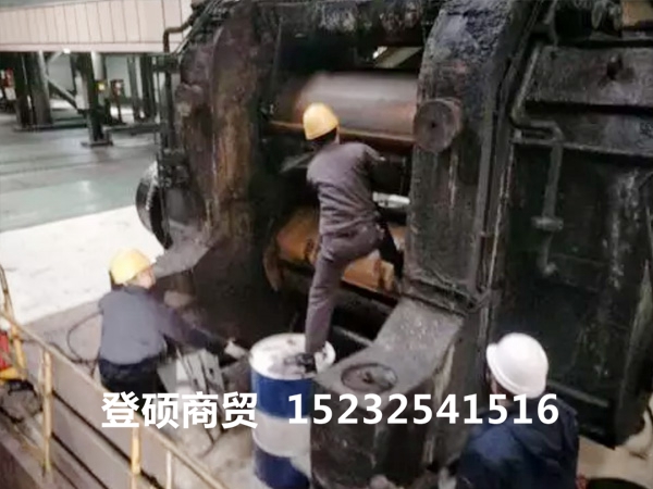 O䰸